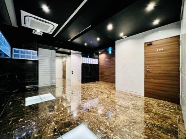 28/29 エントランス