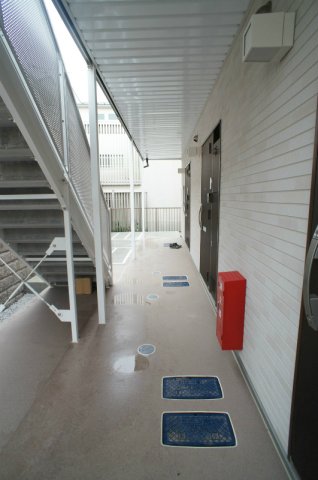 17/17 エントランス