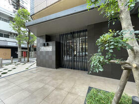 16/16 エントランス