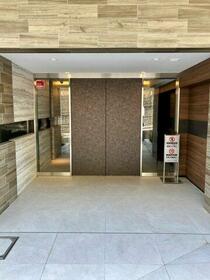 16/16 エントランス