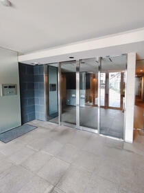 2/2 エントランス