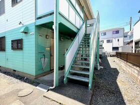 16/16 エントランス