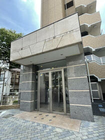 16/16 エントランス