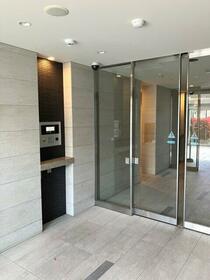 5/5 エントランス