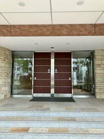 16/16 エントランス