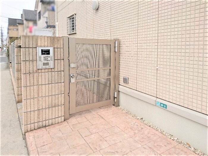 13/24 エントランス