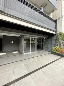 16/16 エントランス