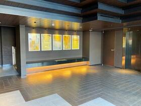 16/16 エントランス