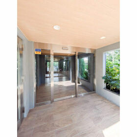 16/16 エントランス