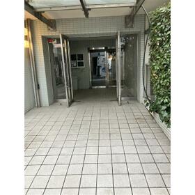 3/3 エントランス