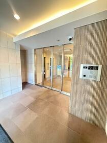 16/16 エントランス