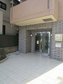 16/16 エントランス