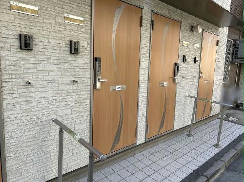 13/13 エントランス