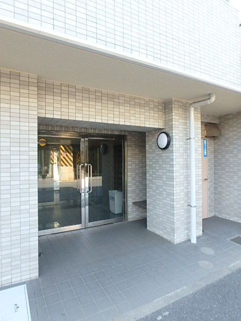 26/29 エントランス