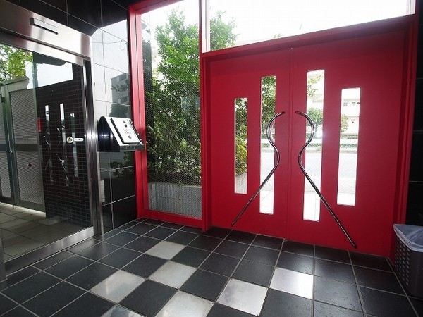 14/14 エントランス