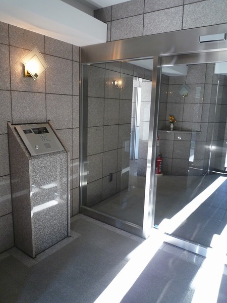 3/3 エントランス