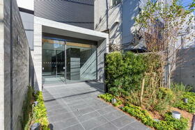 16/16 エントランス