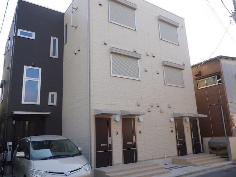 16/16 エントランス