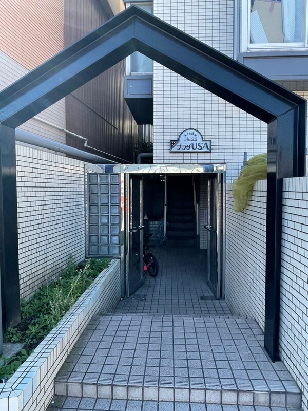 2/3 エントランス