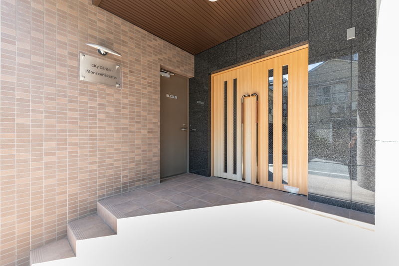 5/5 エントランス