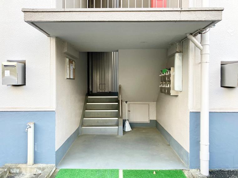 14/15 エントランス