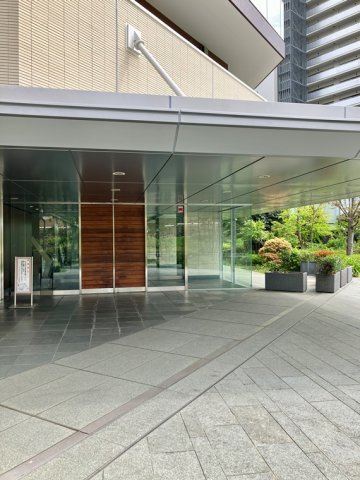 17/17 エントランス