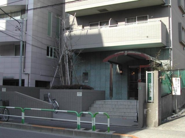 13/16 エントランス