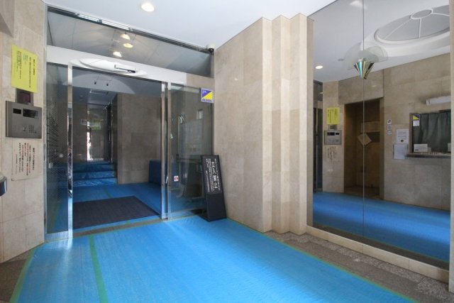 15/16 エントランス