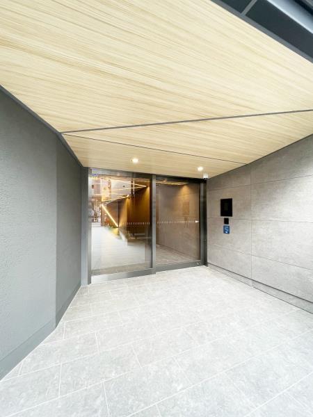 16/21 エントランス