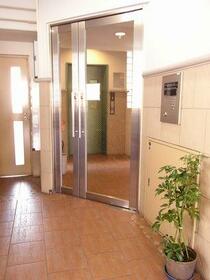 15/15 エントランス