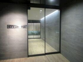 16/16 エントランス