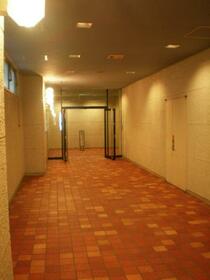 2/2 エントランス