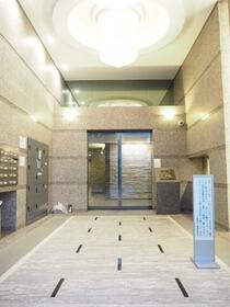 16/16 エントランス