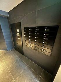 16/16 エントランス