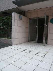 14/15 エントランス