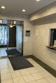 15/15 エントランス