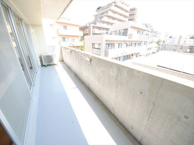 20/30 バルコニー