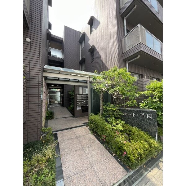 5/5 エントランス