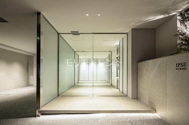 13/14 エントランス