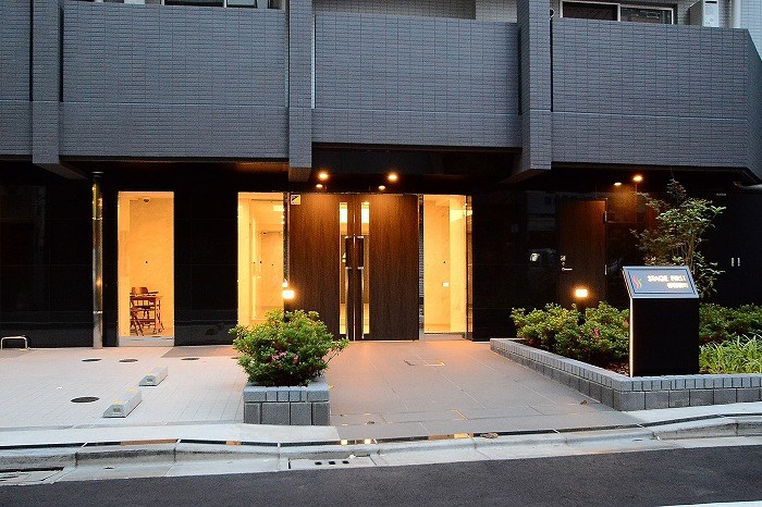 17/20 エントランス