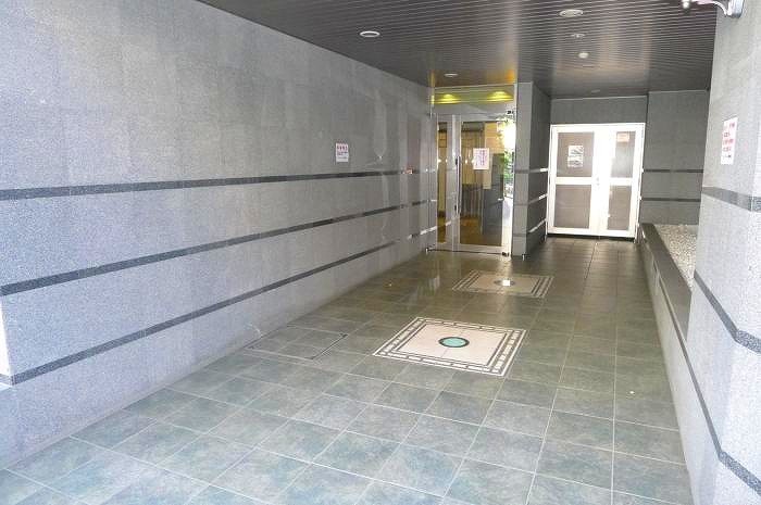 2/2 エントランス