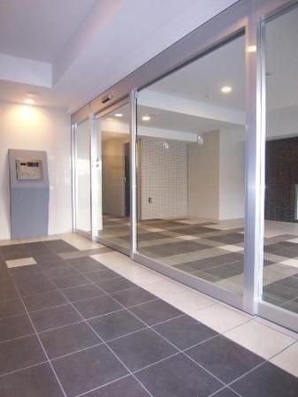 21/23 エントランス