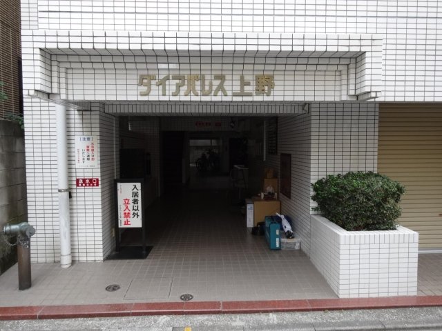 3/7 エントランス