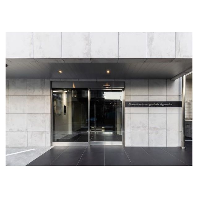 13/13 エントランス