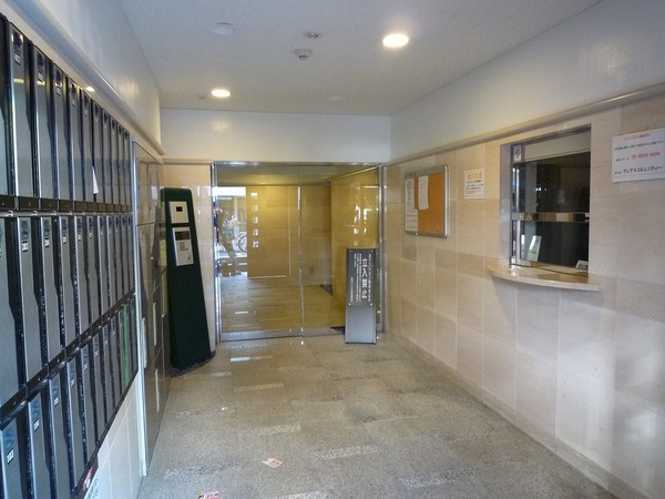 14/14 エントランス