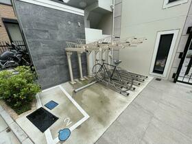 16/16 エントランス