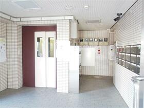 16/16 エントランス