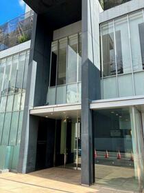 16/16 エントランス