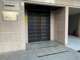 3/4 エントランス