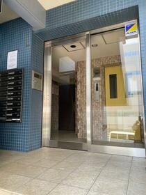 16/16 エントランス